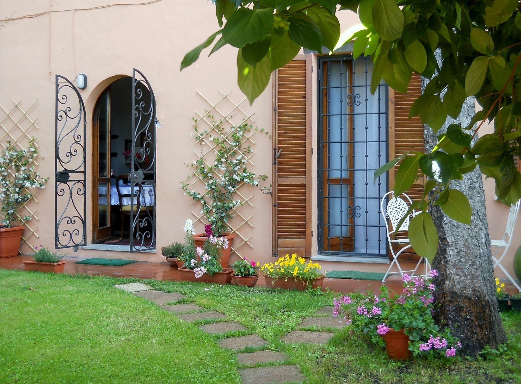 Al Giardino Di Alice Bed and Breakfast Perugia Exteriör bild