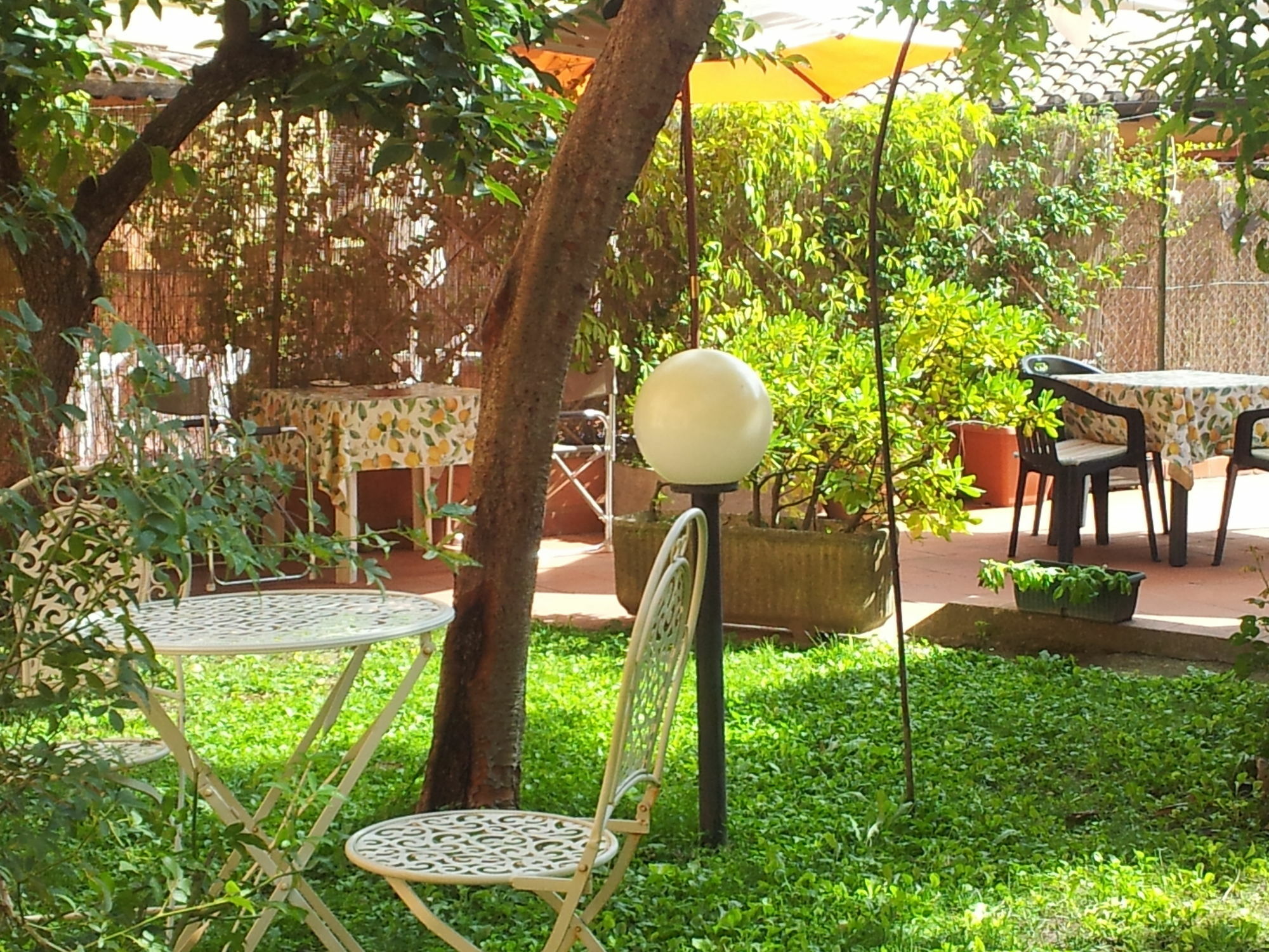 Al Giardino Di Alice Bed and Breakfast Perugia Exteriör bild